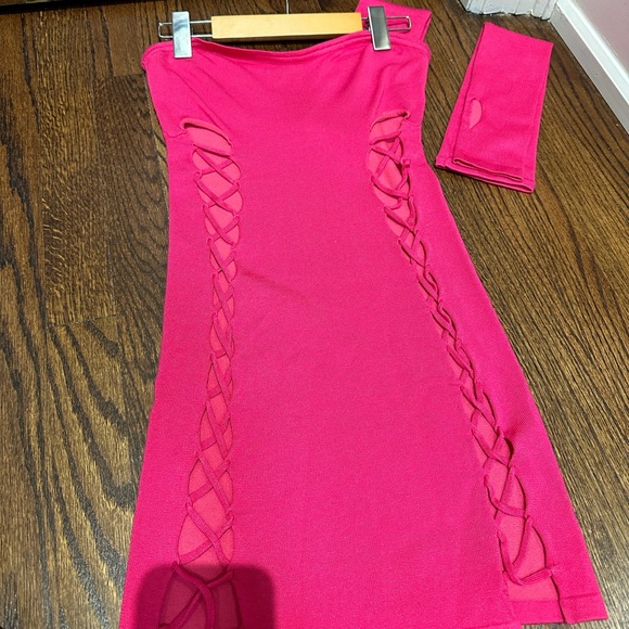 Pretty Little Thing Dress - Picture 4 of 8